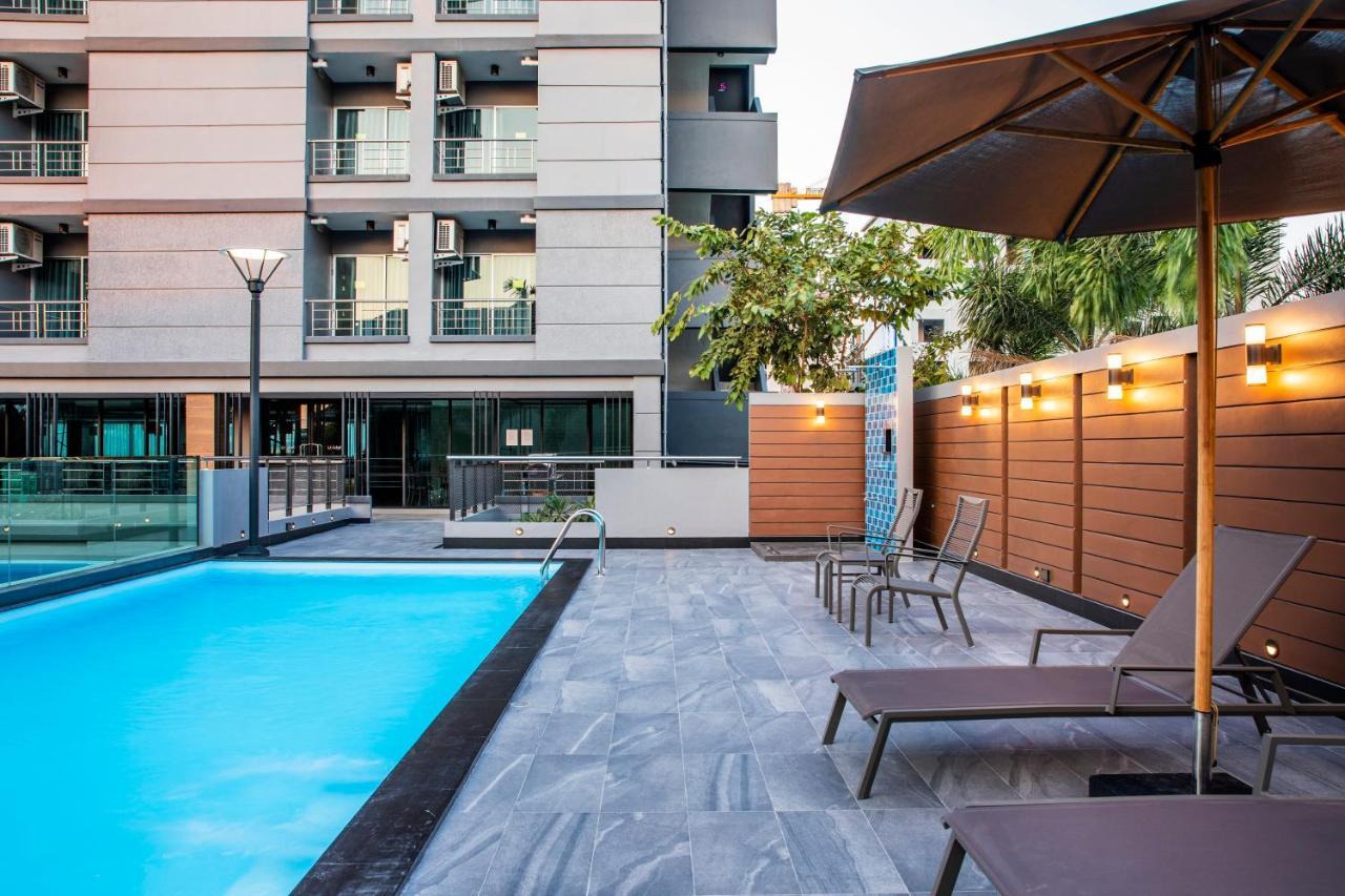 Livotel Hotel Hua Mak Bangkok Buitenkant foto