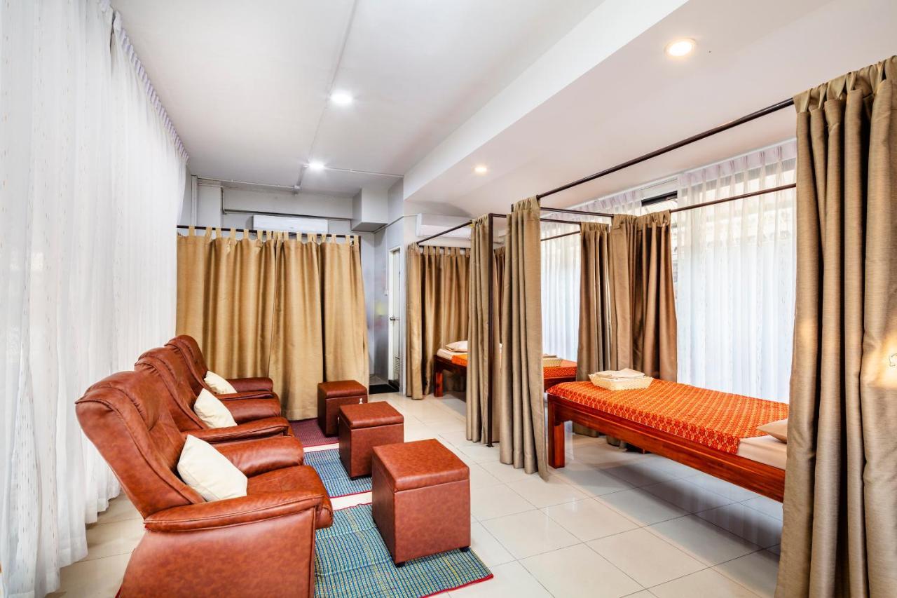 Livotel Hotel Hua Mak Bangkok Buitenkant foto