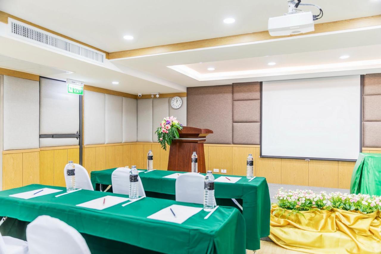 Livotel Hotel Hua Mak Bangkok Buitenkant foto